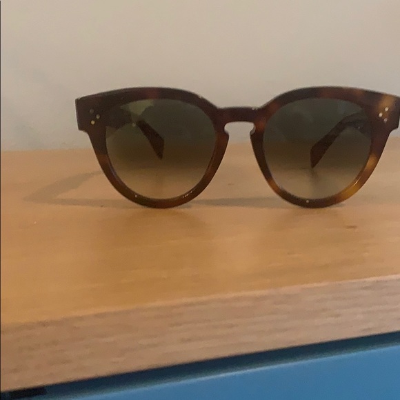 Studded round Celine tortoise sunglasses - Picture 1 of 3